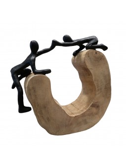 Personnages noirs assis sur...